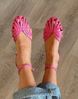 Sandals with strap and round toe