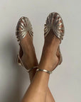 Sandals with strap and round toe