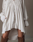 Retro-style Lace Irregular Hem Long-sleeved Mini Dress