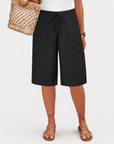 Marieke - Linen Bermuda Shorts with Bow Closure