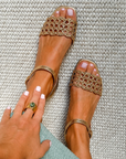 Flat sandals with square toe
