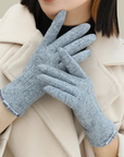 Women’s Winter Gloves – Elegant Full-Finger Design with Bow Accent