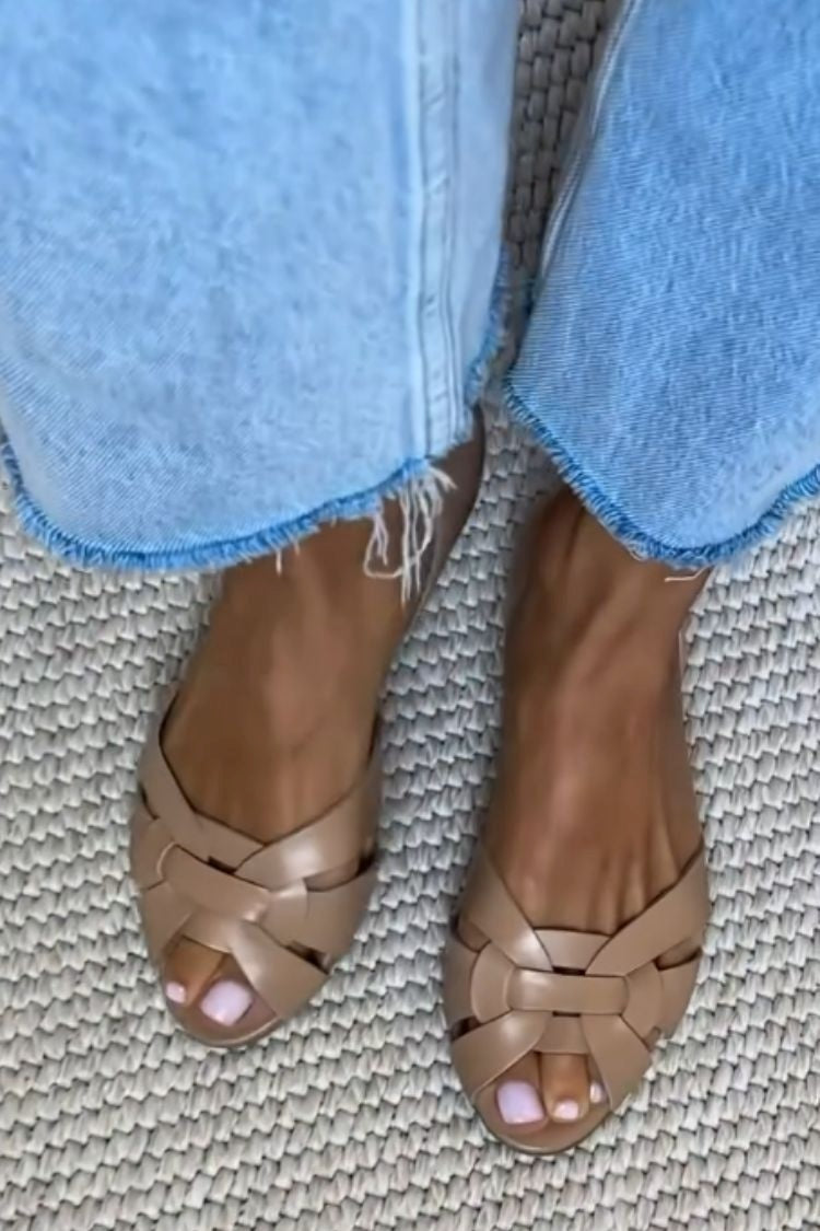 Flat open-toe espadrilles