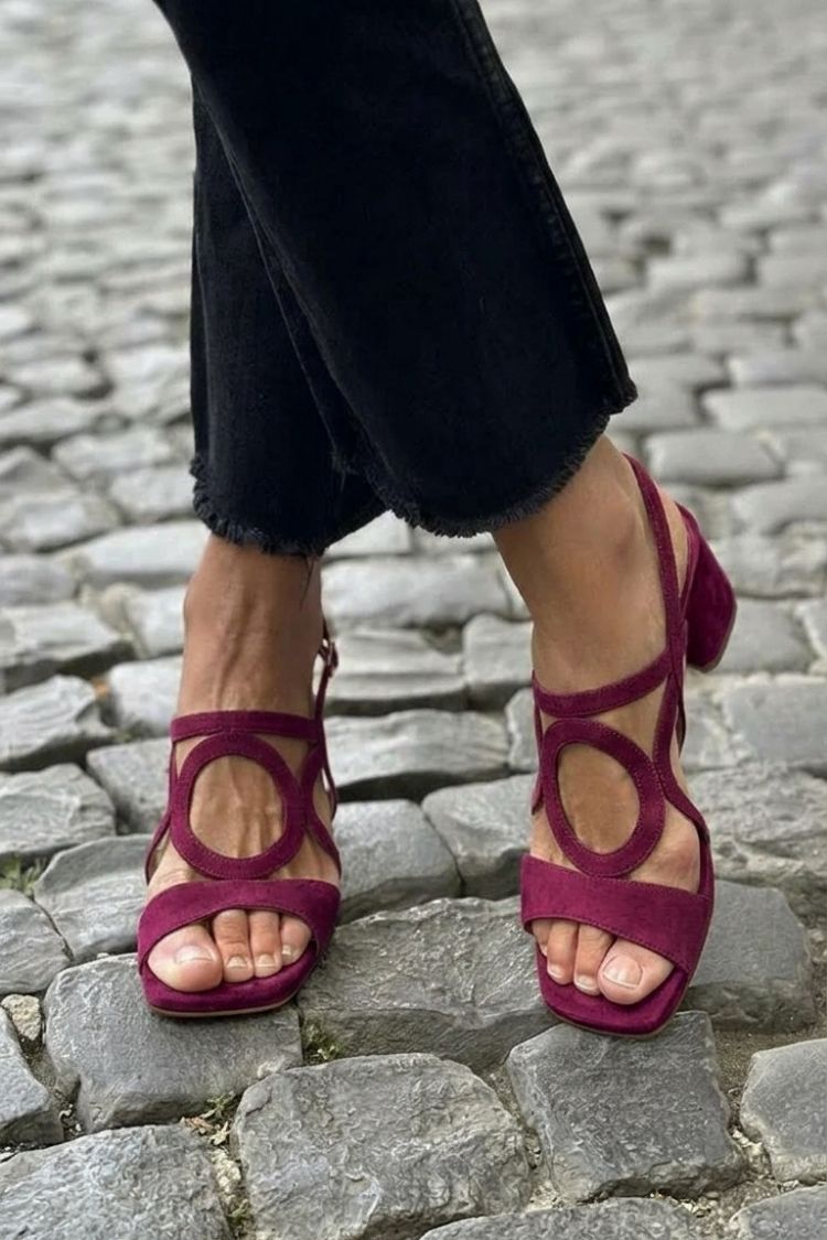 Square-Toed Sandals with Round Cut