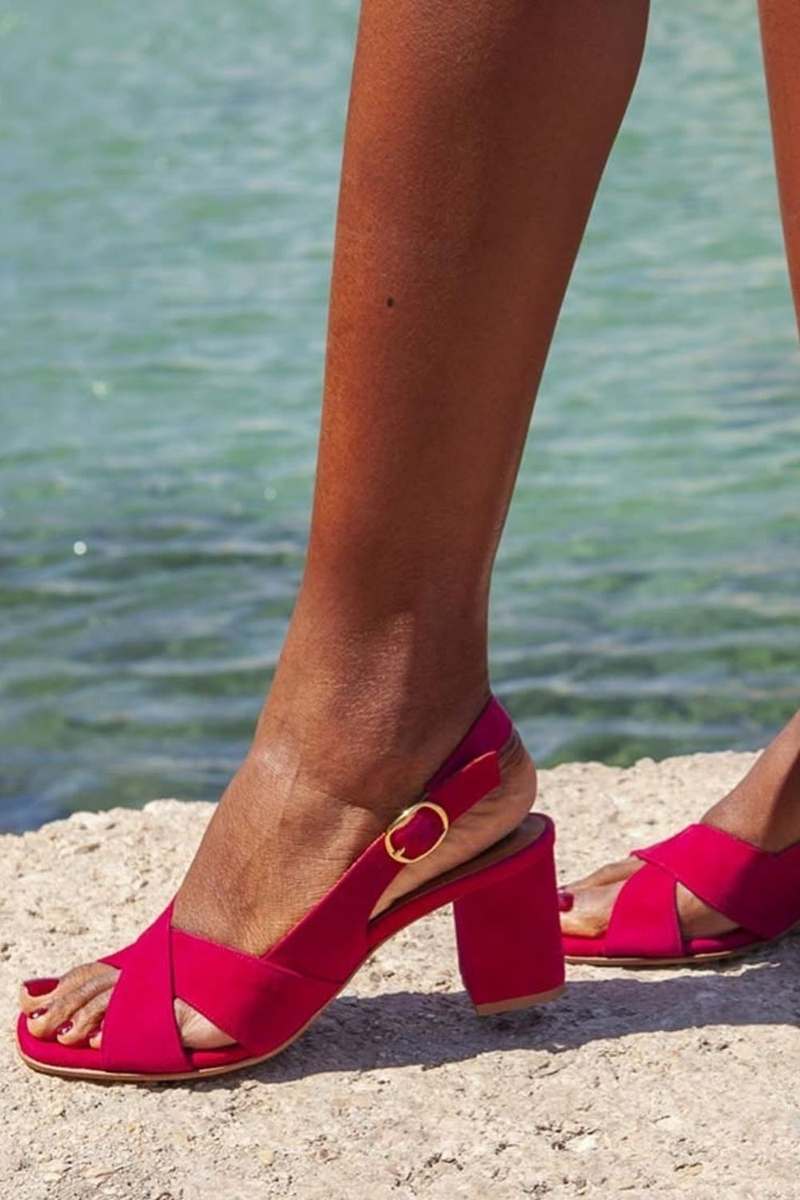 Block heel sandals with crossed strap