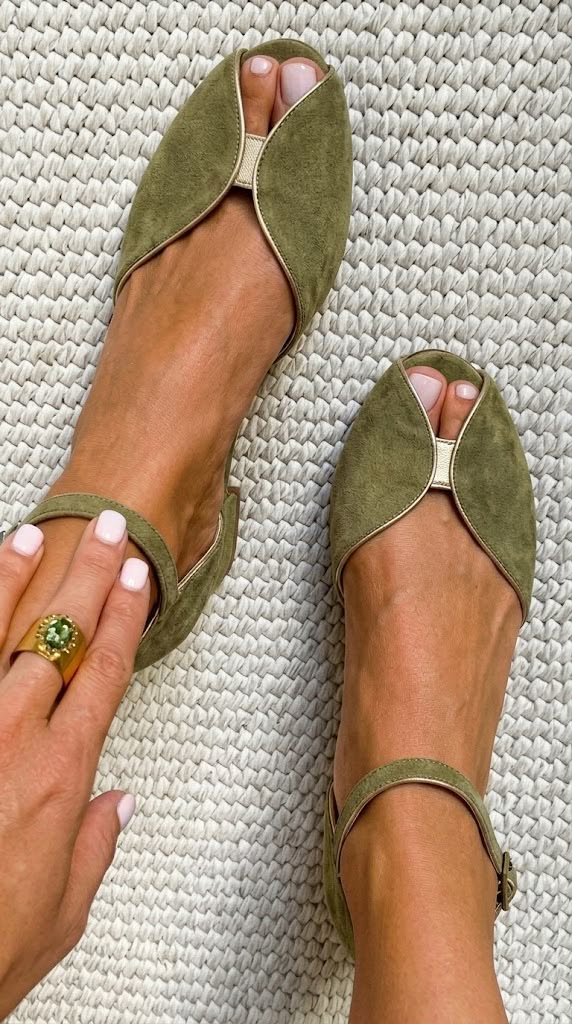 Elegant suede ballerinas with metallic trim and open toe