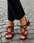 Square-Toed Sandals with Round Cut
