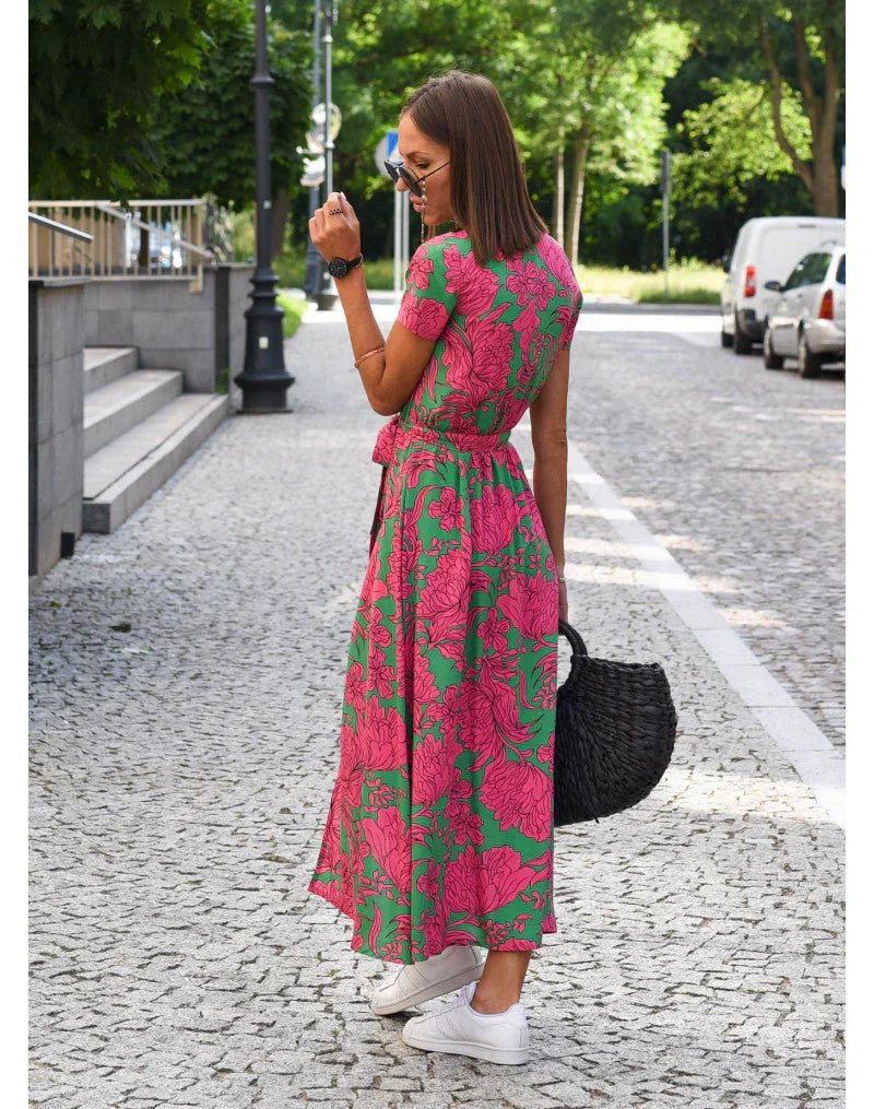 Audrey - Elegant Dress with V-Neck and Shaping Design