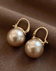 Touch of Pearls Earrings
