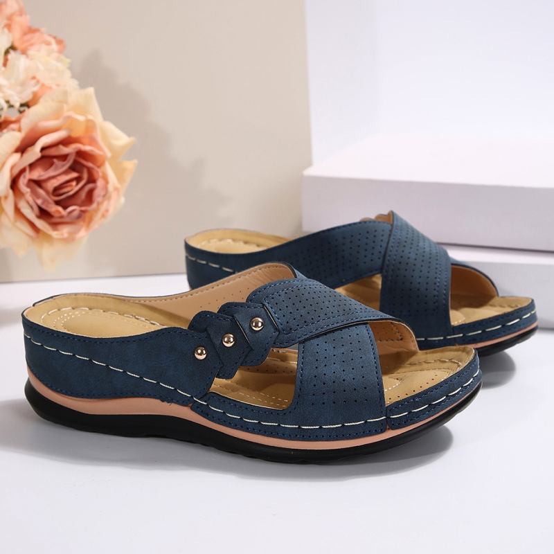 Comfora™ | Light and stable wedge sandals for all-day comfort