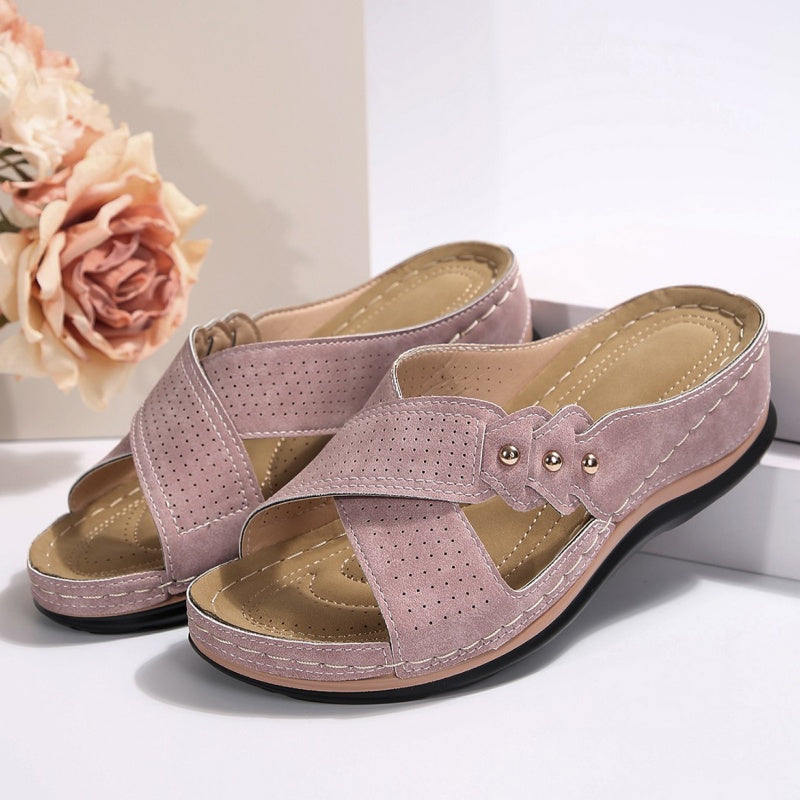 Comfora™ | Light and stable wedge sandals for all-day comfort