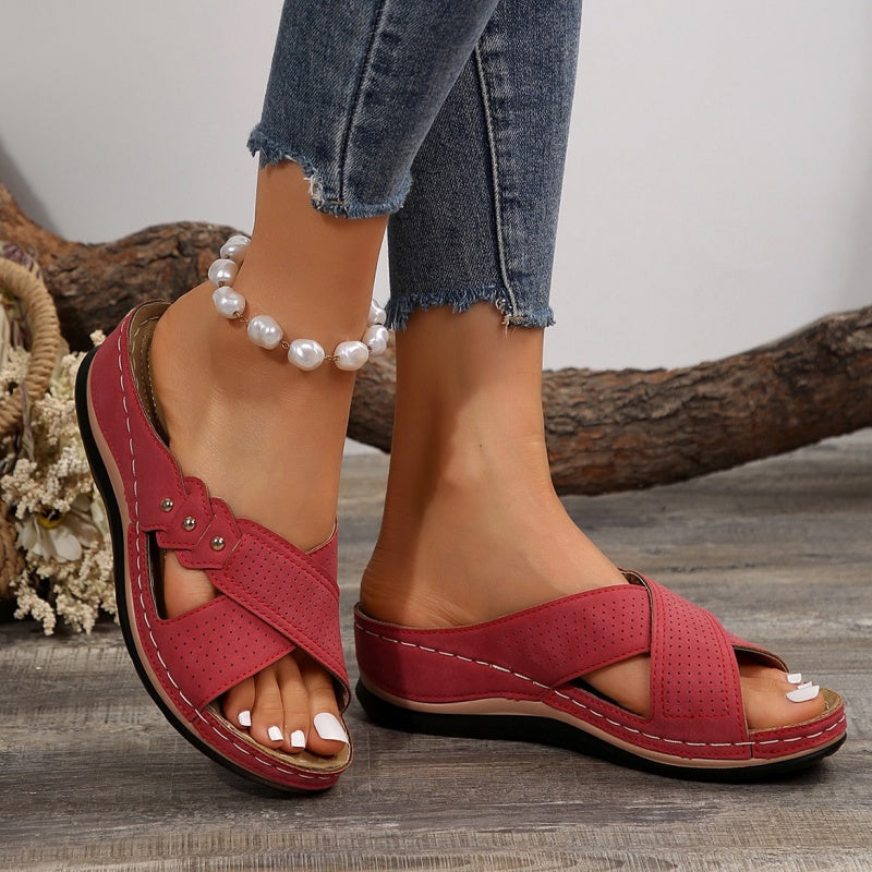 Comfora™ | Light and stable wedge sandals for all-day comfort